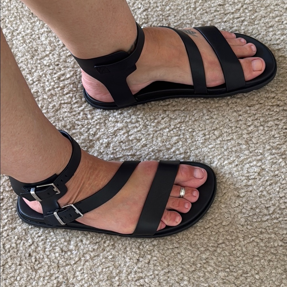 UGG Black Strappy Sandals - Picture 4 of 6